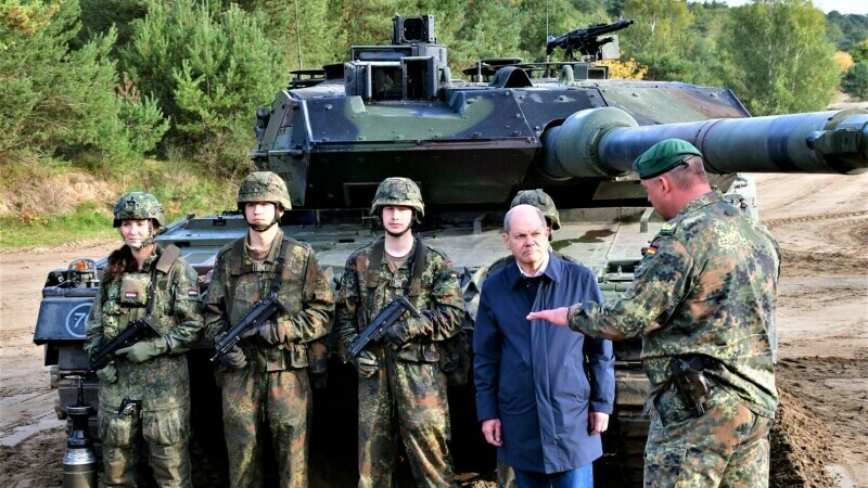 Der Spiegel: Germania a decis să trimită tancuri Leopard 2 în Ucraina. Câte se află în stocul armatei germane